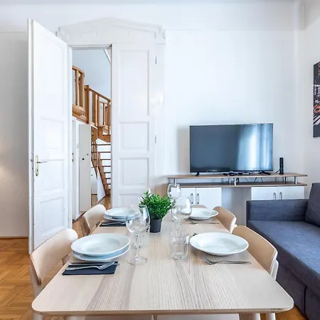 Huge In The Center Apartment Budapest