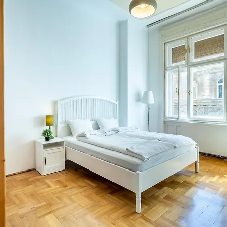 Apartment Huge In The Center Budapest