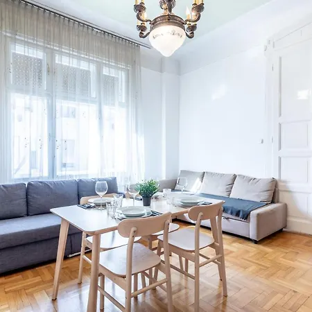 Huge In The Center Apartament *